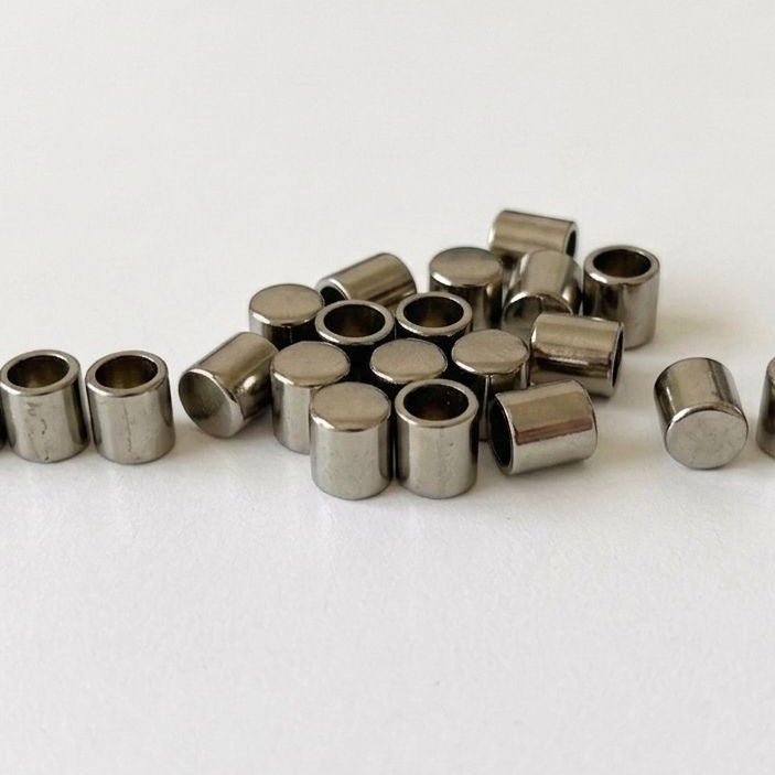 Ponteira Prata 7mm – Pacote com 10 un - Acabamento para Cestaria e Artesanato